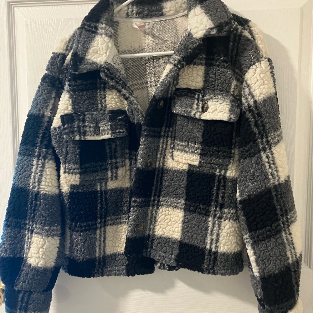Black and White Puffer Jacket with Plaid Pattern
